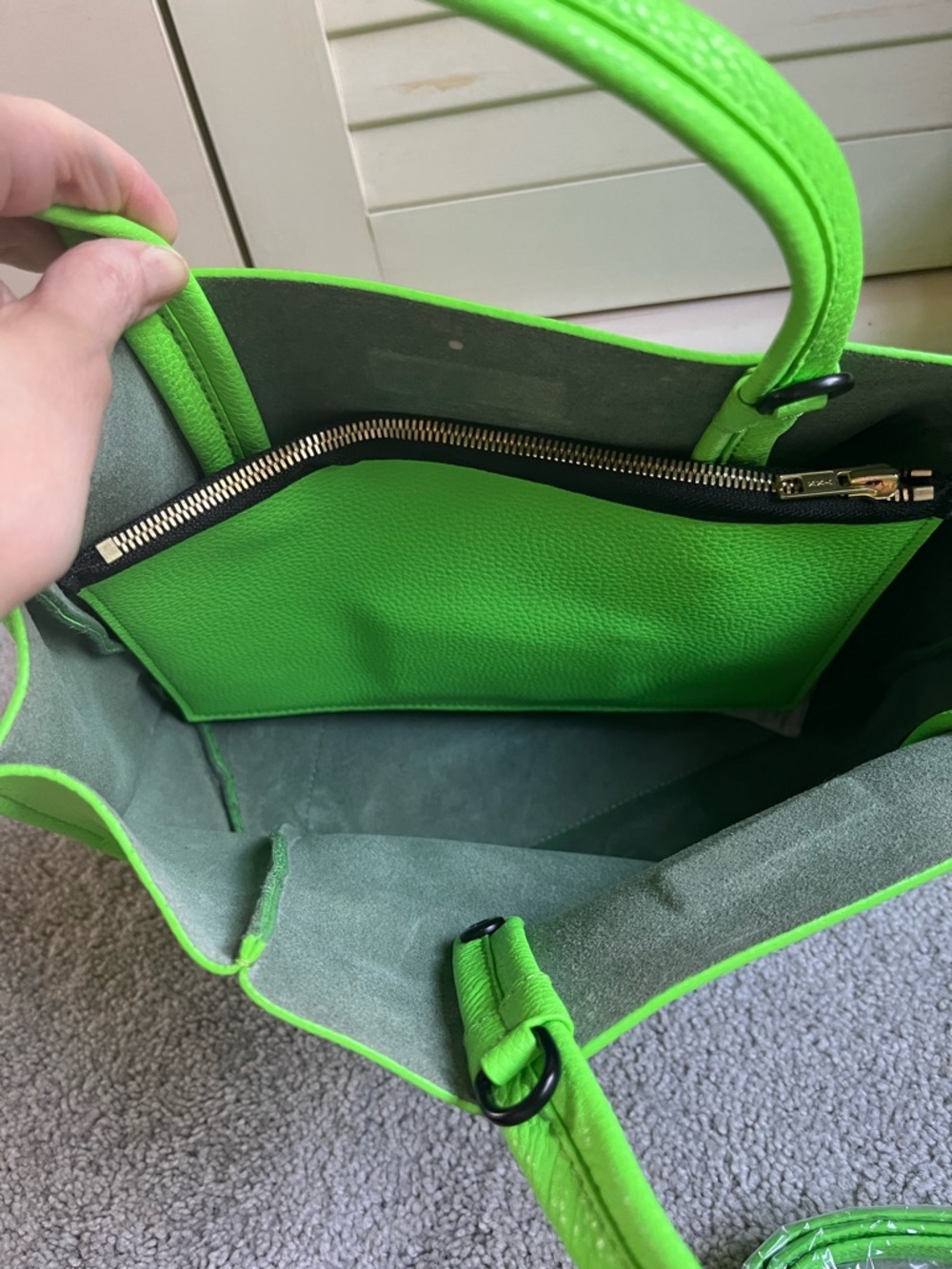 NWT Ampersand As Apostrophe 100% Genuine Leather Neon Green Half Tote - Picture 3 of 11